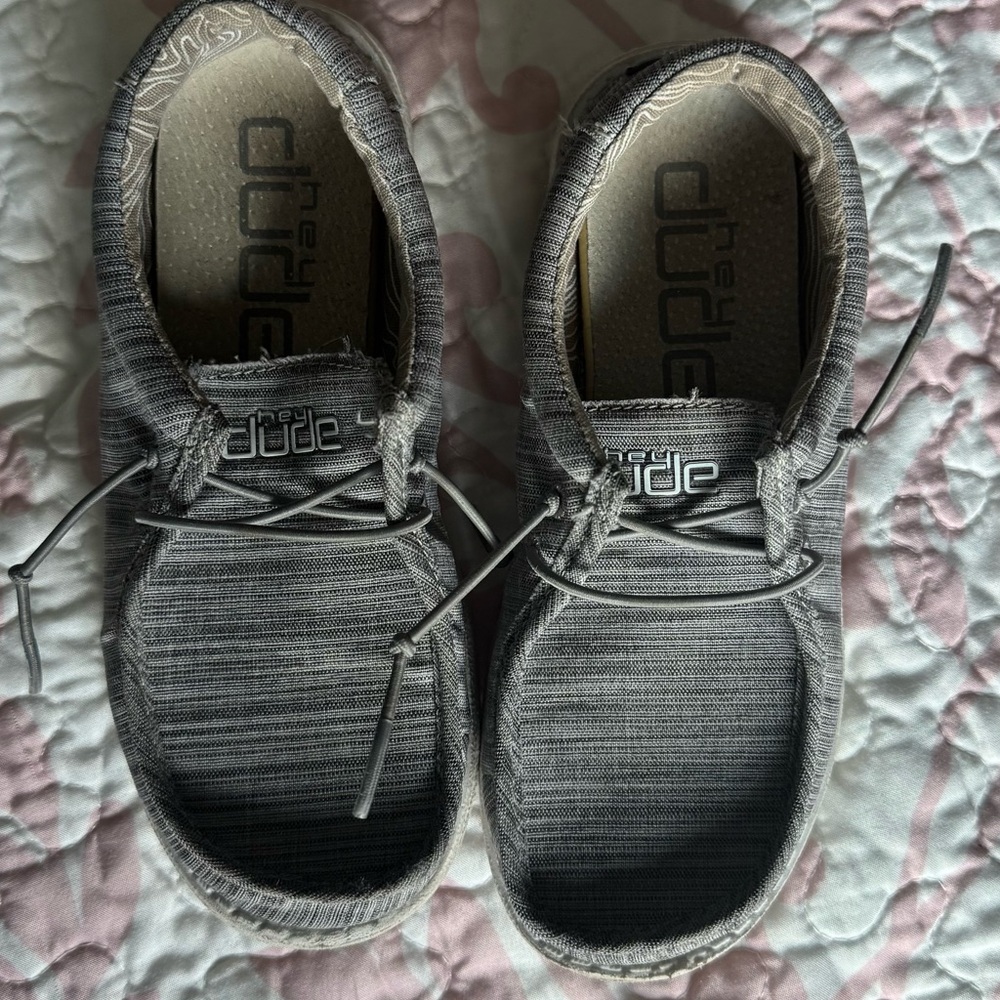 Hey Dude Wally grey gray Slip-On Shoes EUC youth kids size 1 boys 1 HEYDUDE - Picture 2 of 7